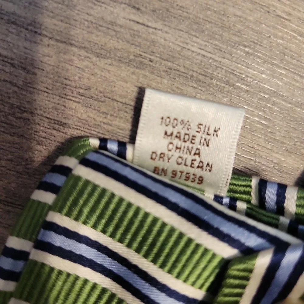 PETER MILLAR Silk Seven Fold Necktie Tie Green Blue White Striped Hand Folded